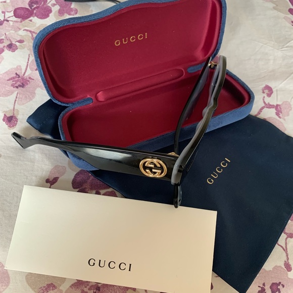 Gucci Sunglasses - Picture 3 of 16